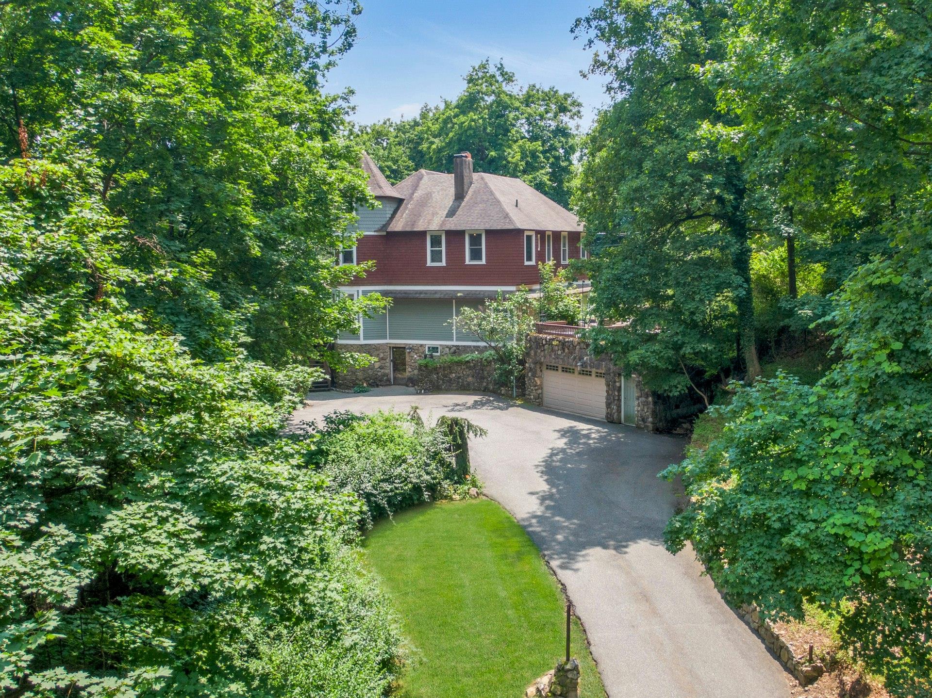 65 Rockledge Drive, Suffern, NY 10901