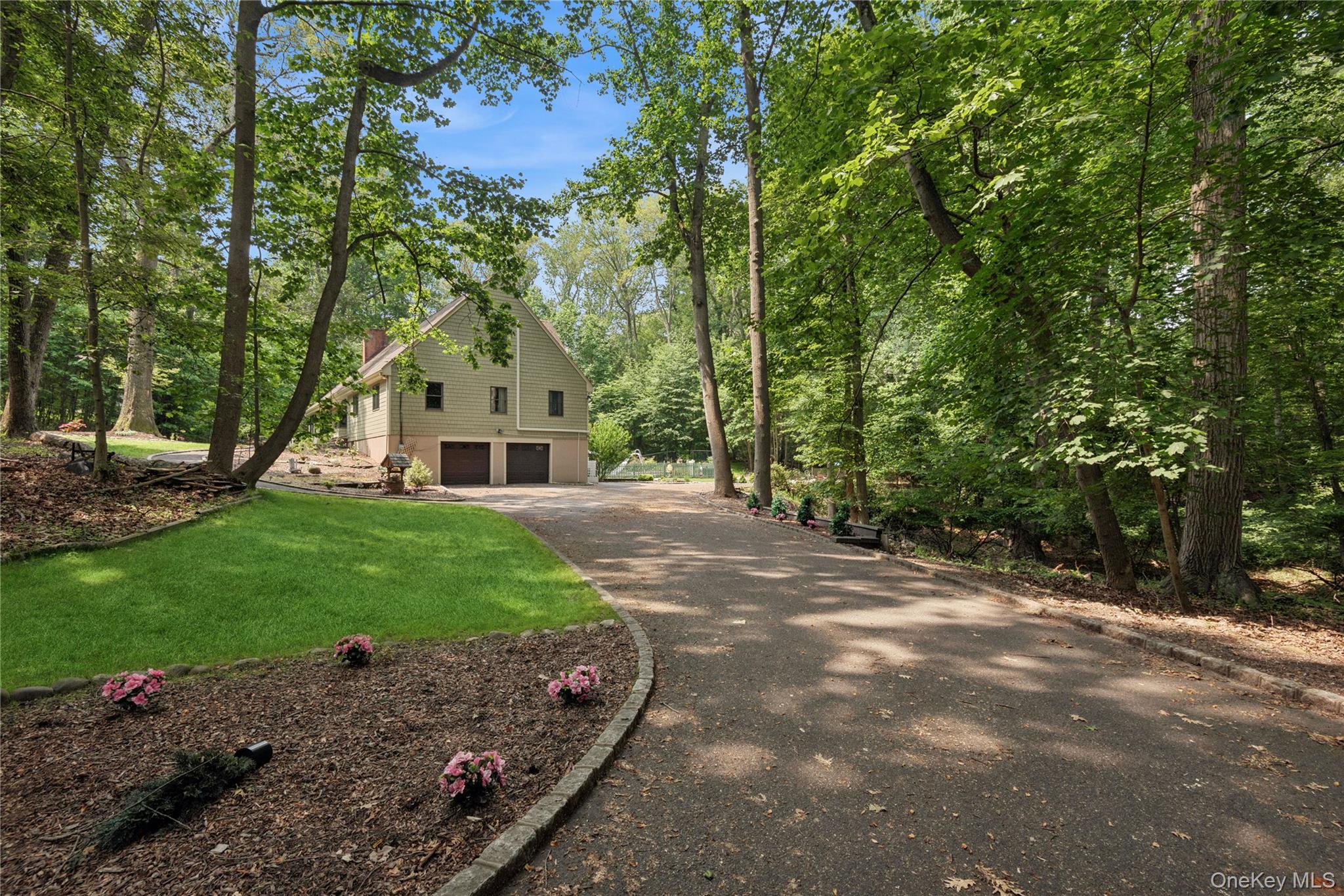 23 Bacon Road, Head Of The Harbor, NY 11780