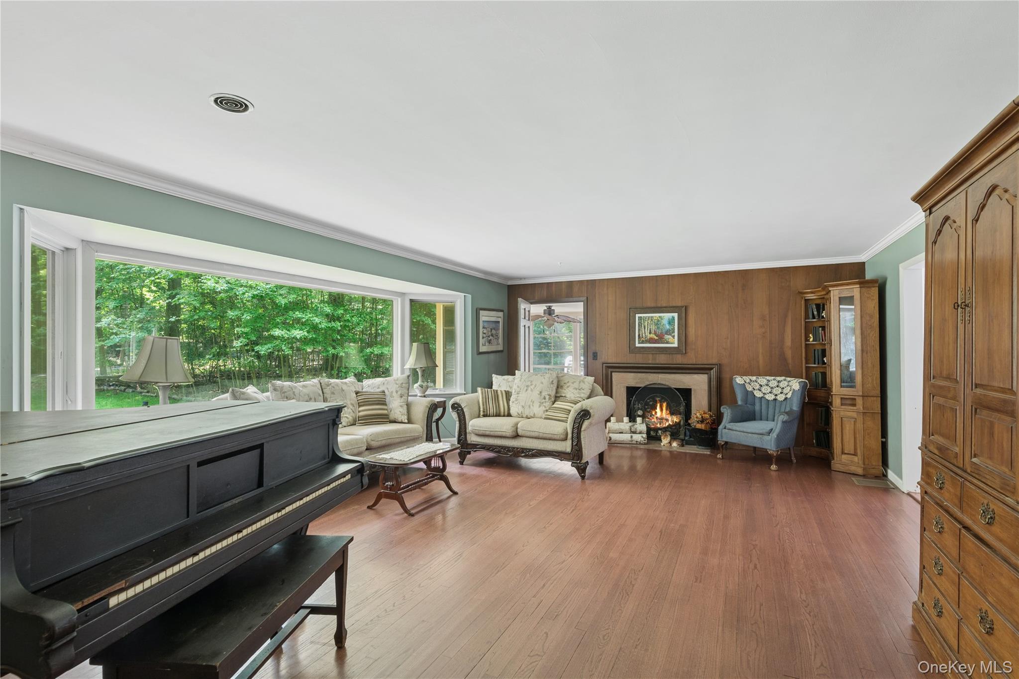 23 Bacon Road, Head Of The Harbor, NY 11780