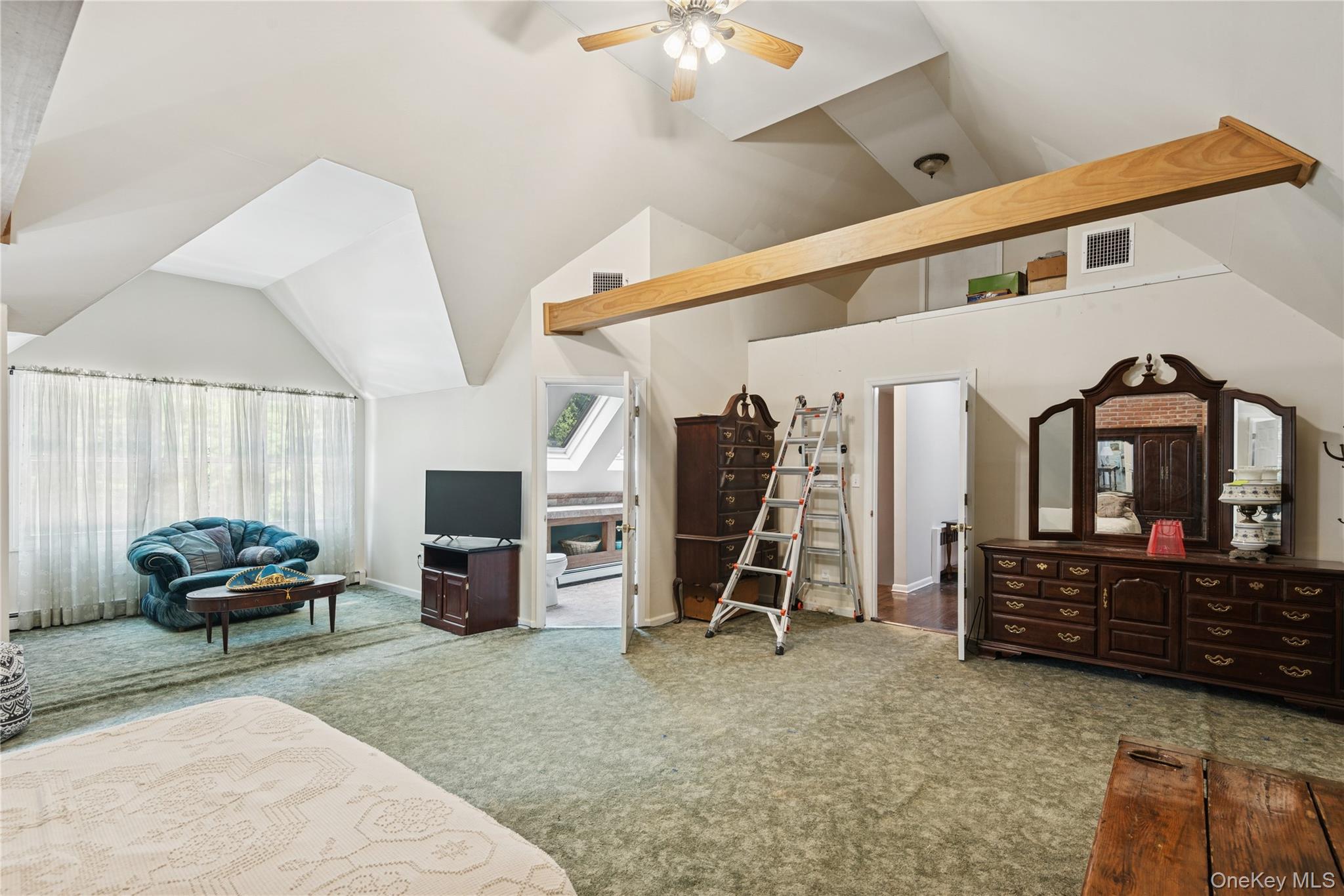 23 Bacon Road, Head Of The Harbor, NY 11780