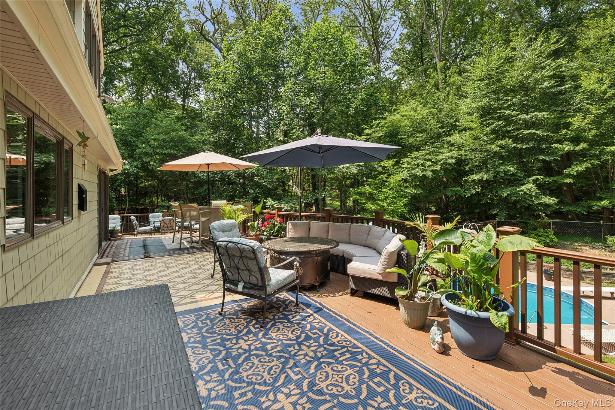 23 Bacon Road, Head Of The Harbor, NY 11780