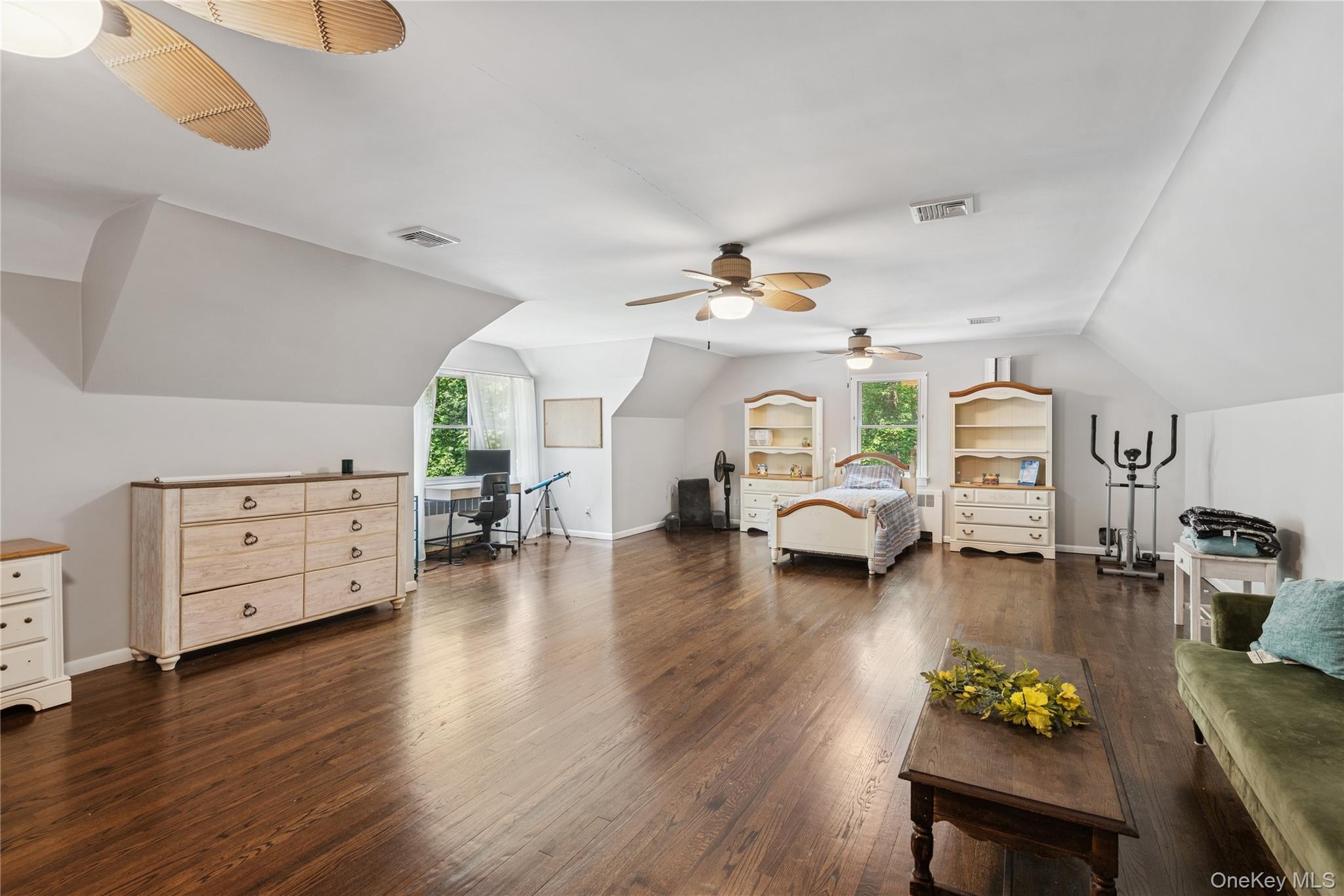 23 Bacon Road, Head Of The Harbor, NY 11780