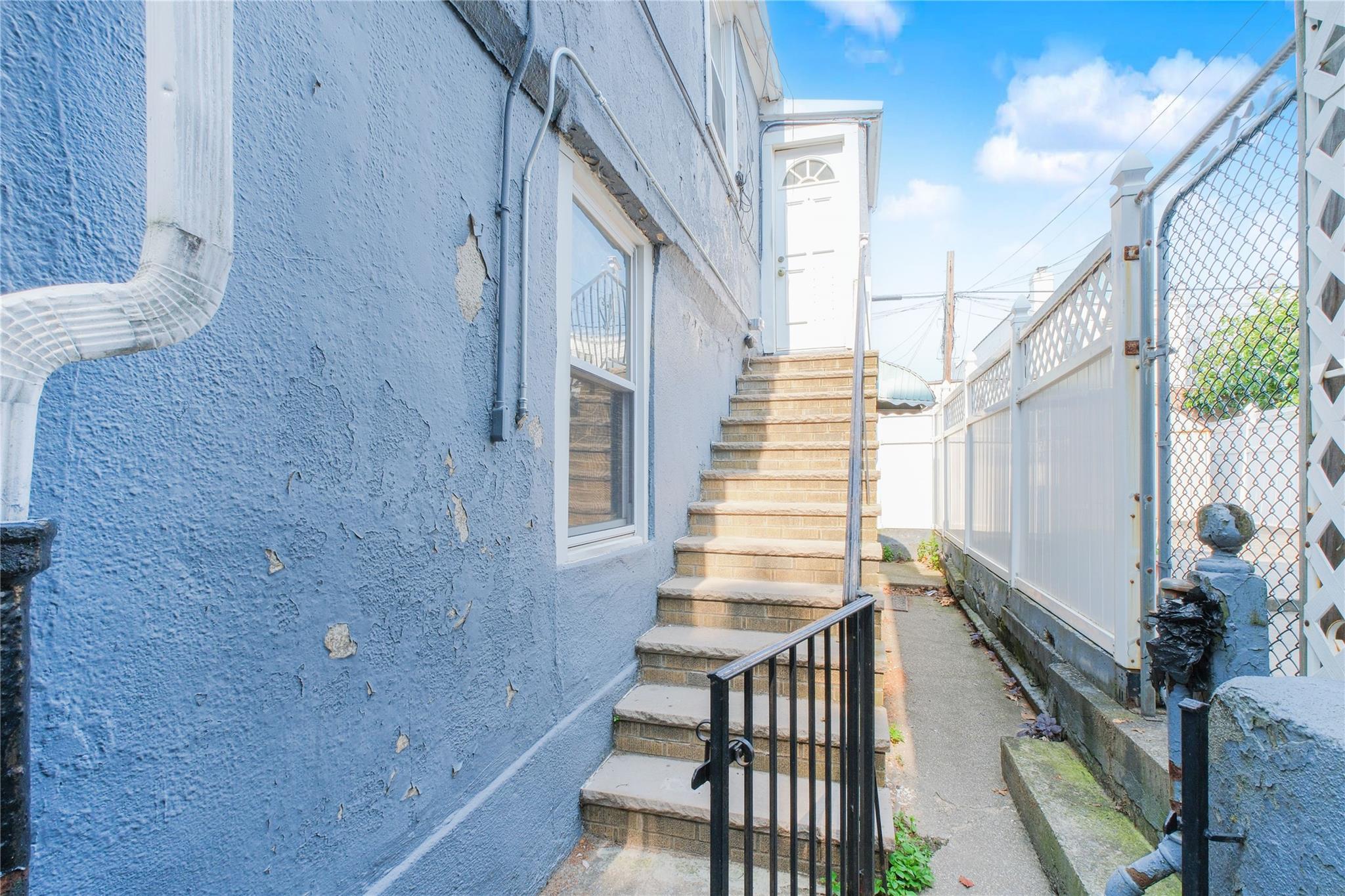 2123 W 9th Street, Brooklyn, NY 11223