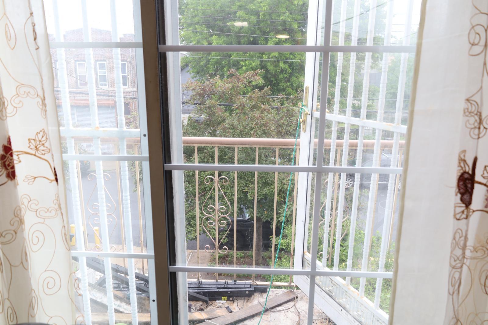 572 GLENMORE AVENUE, Brooklyn, NY 11207