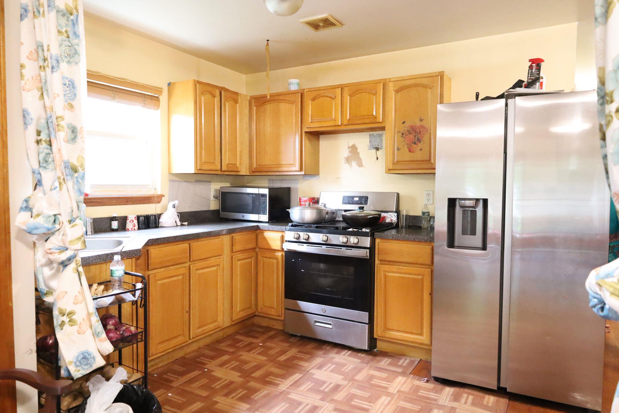 572 GLENMORE AVENUE, Brooklyn, NY 11207