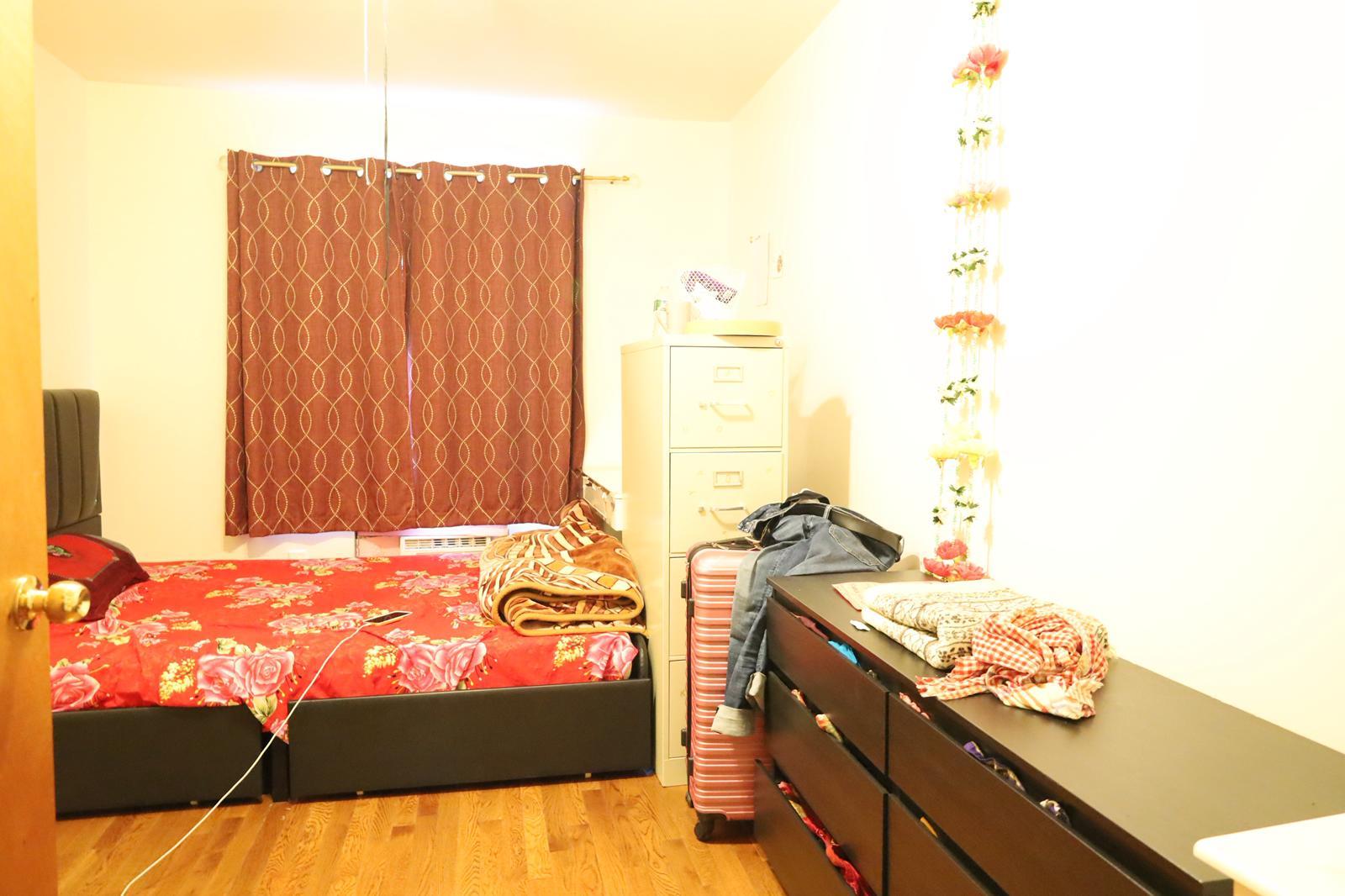 572 GLENMORE AVENUE, Brooklyn, NY 11207