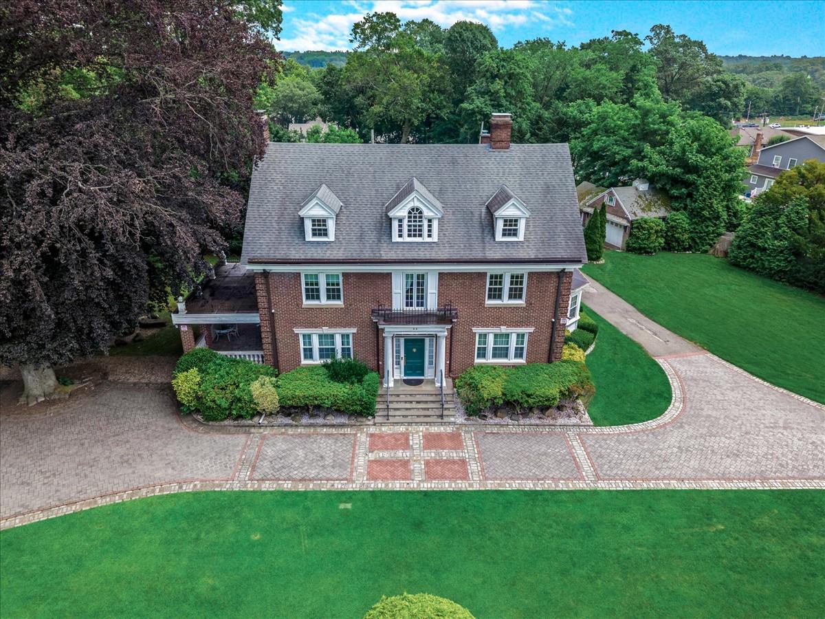 44 Arbor Place, Glen Cove, NY 11542