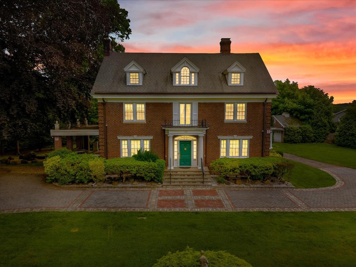 44 Arbor Place, Glen Cove, NY 11542