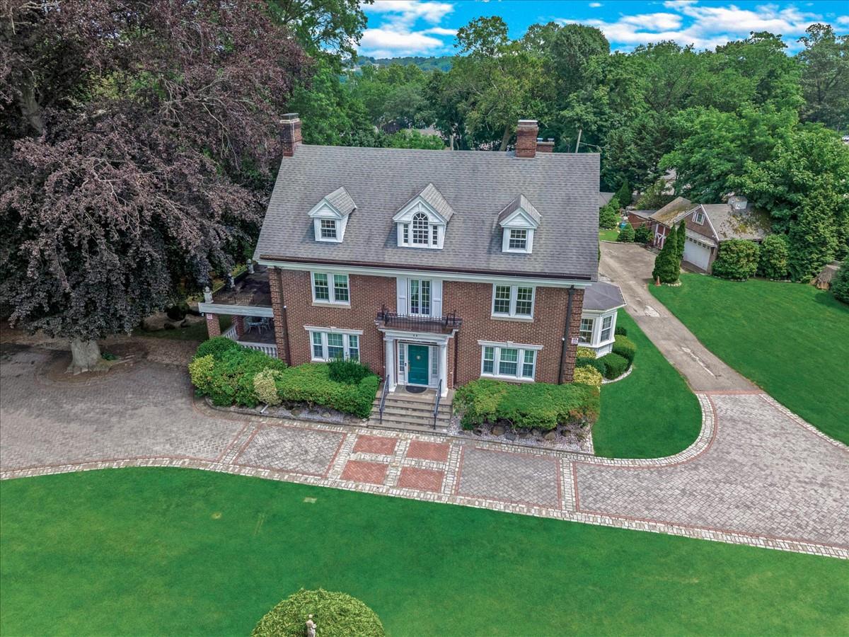 44 Arbor Place, Glen Cove, NY 11542