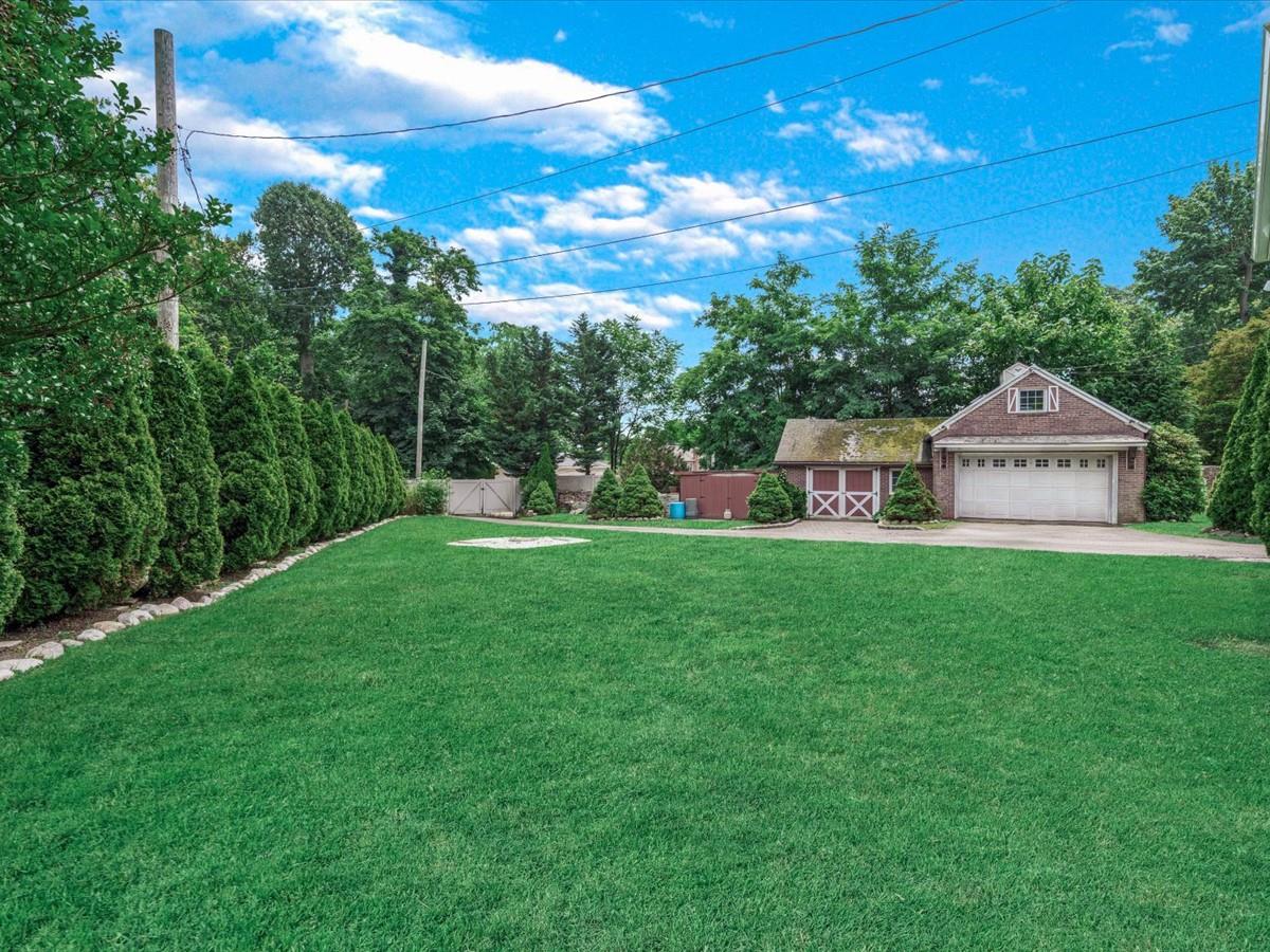 44 Arbor Place, Glen Cove, NY 11542