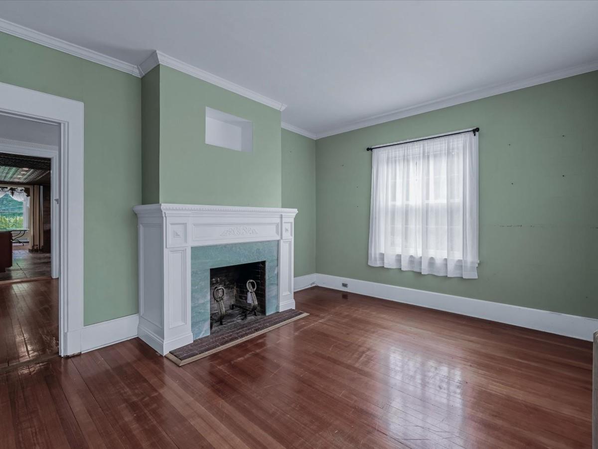 44 Arbor Place, Glen Cove, NY 11542