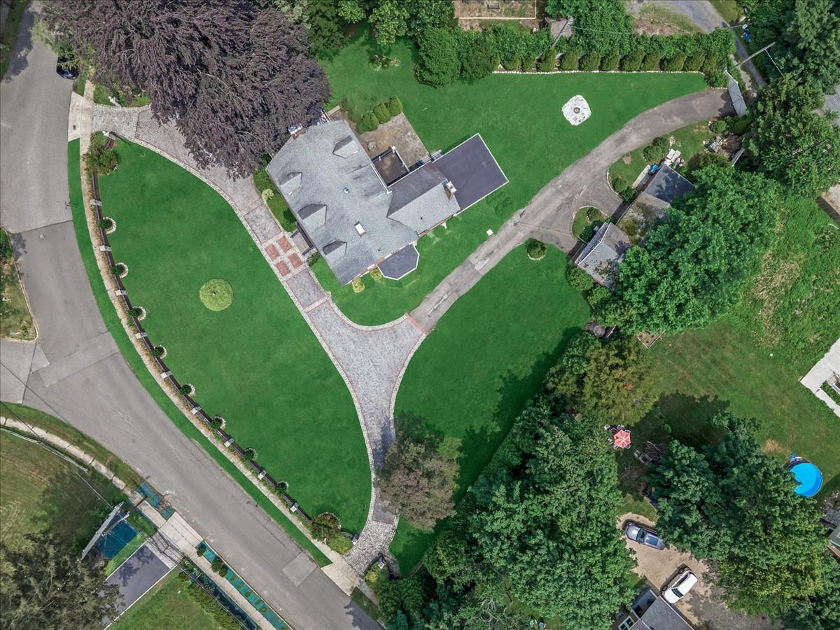 44 Arbor Place, Glen Cove, NY 11542