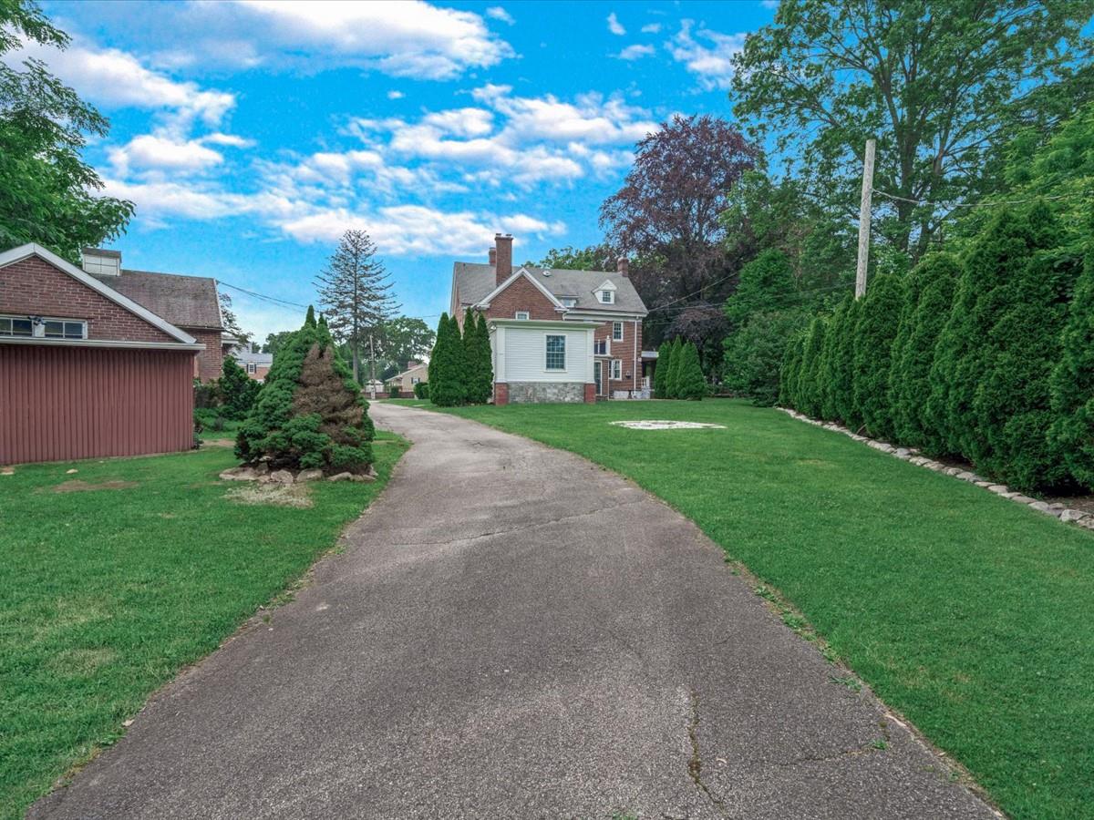 44 Arbor Place, Glen Cove, NY 11542