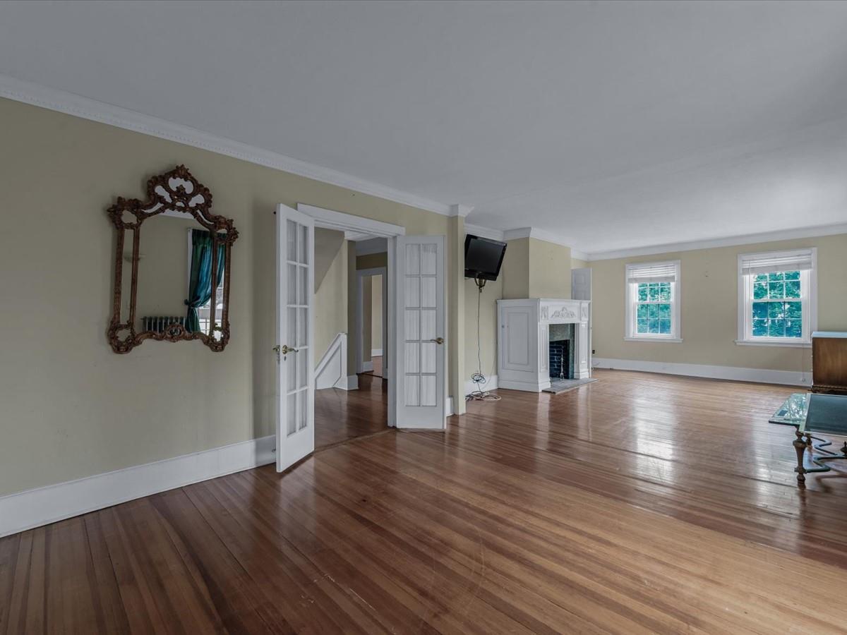 44 Arbor Place, Glen Cove, NY 11542