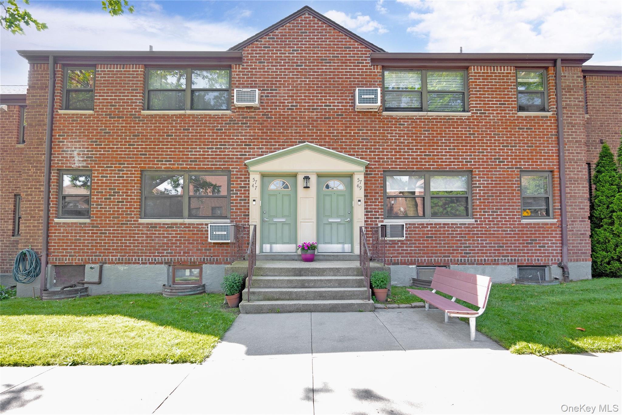 57-47 246 Crescent # 1, Douglaston, NY 11362