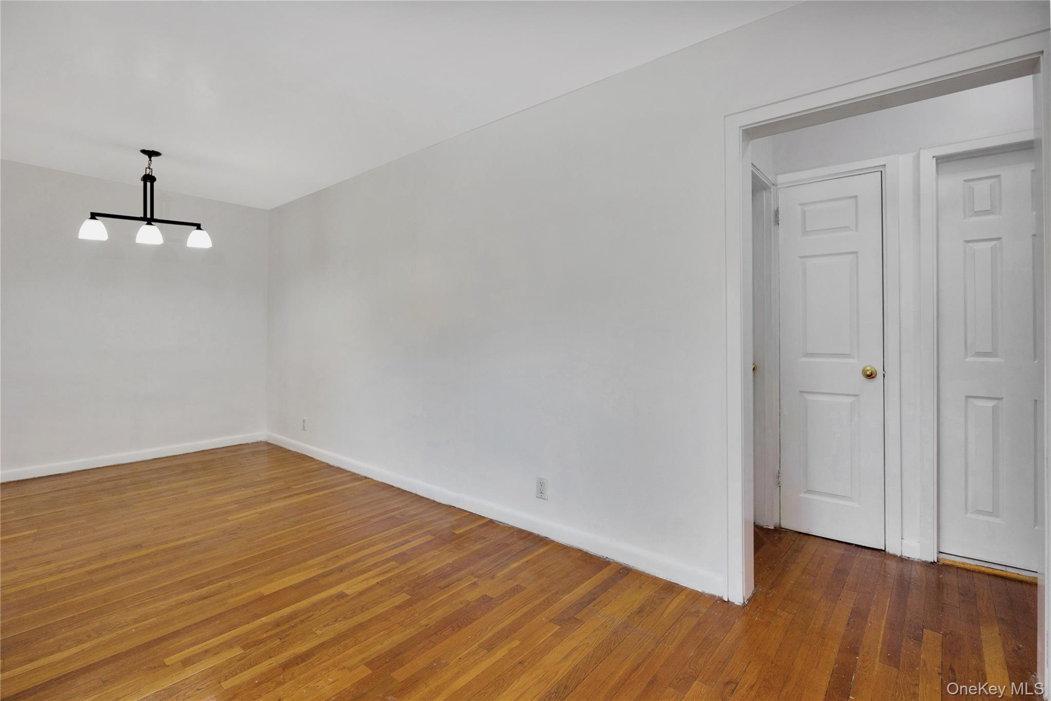 57-47 246 Crescent # 1, Douglaston, NY 11362