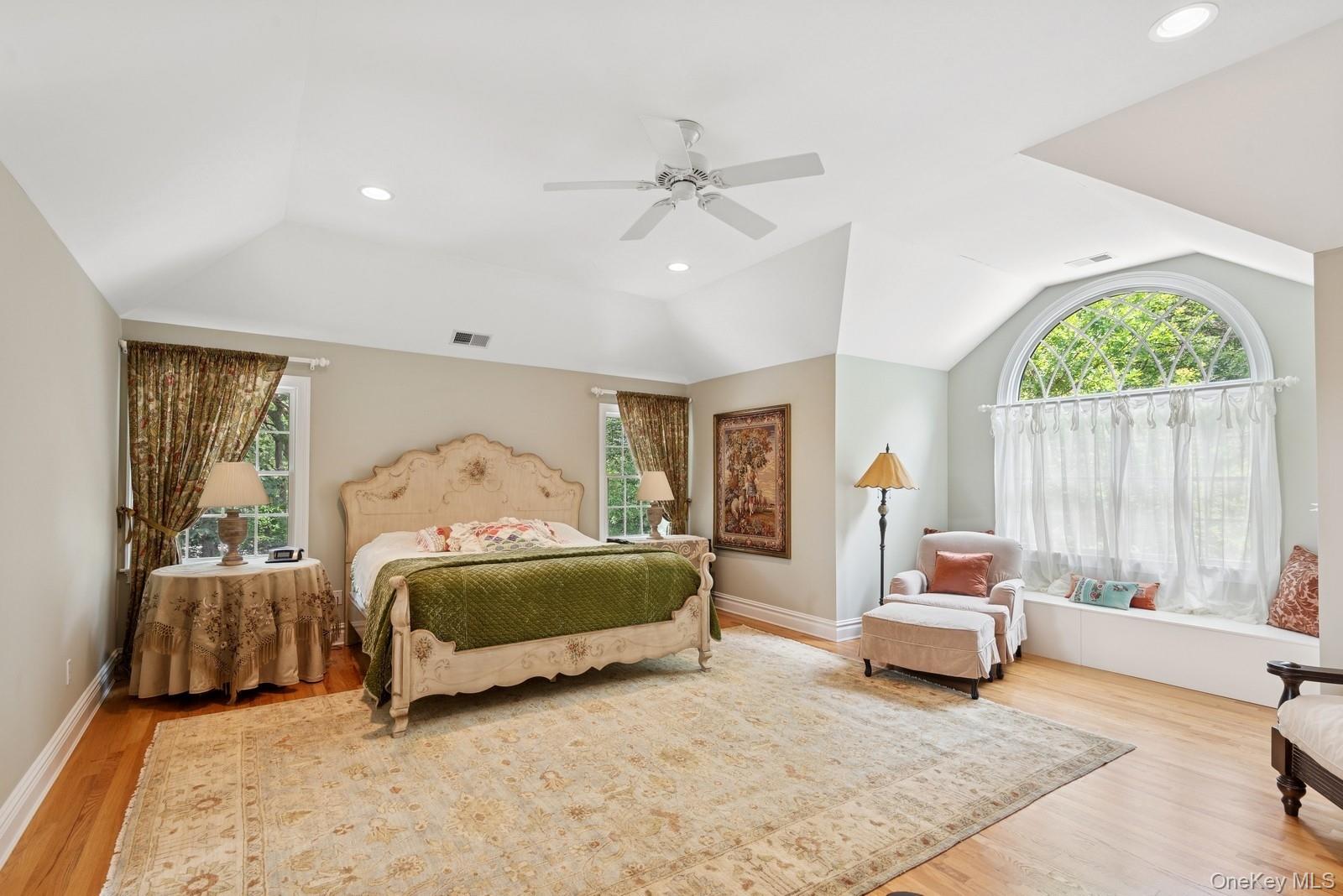 7 Highwood Road, Setauket, NY 11733