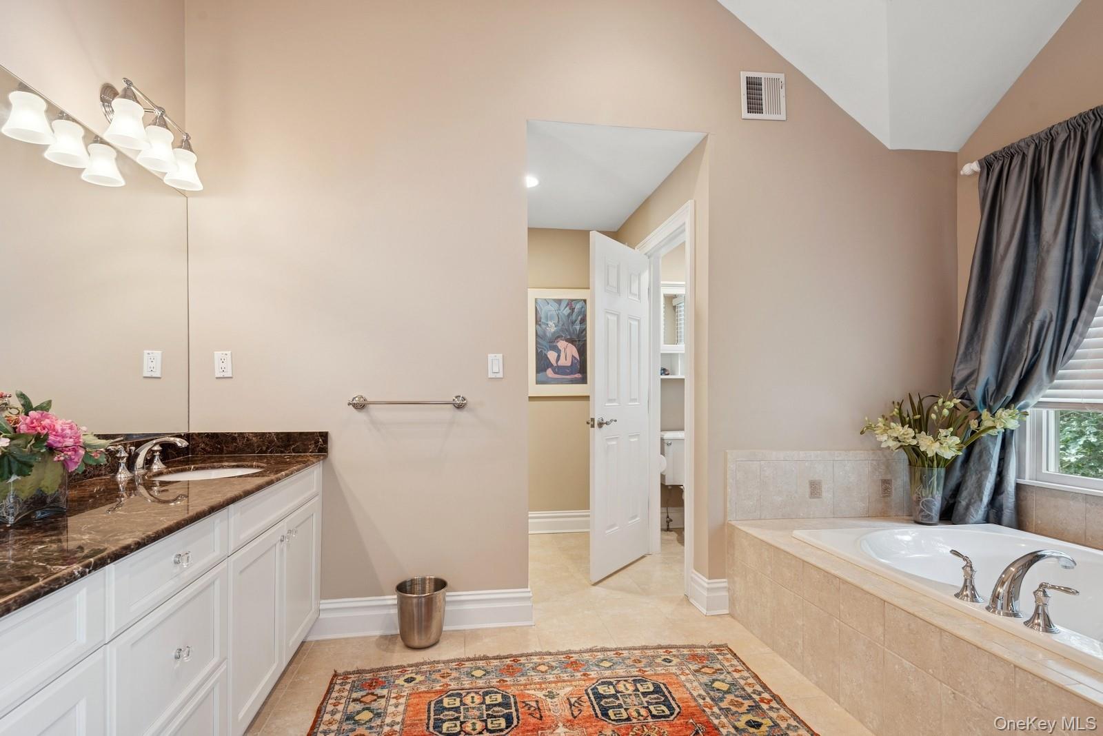 7 Highwood Road, Setauket, NY 11733