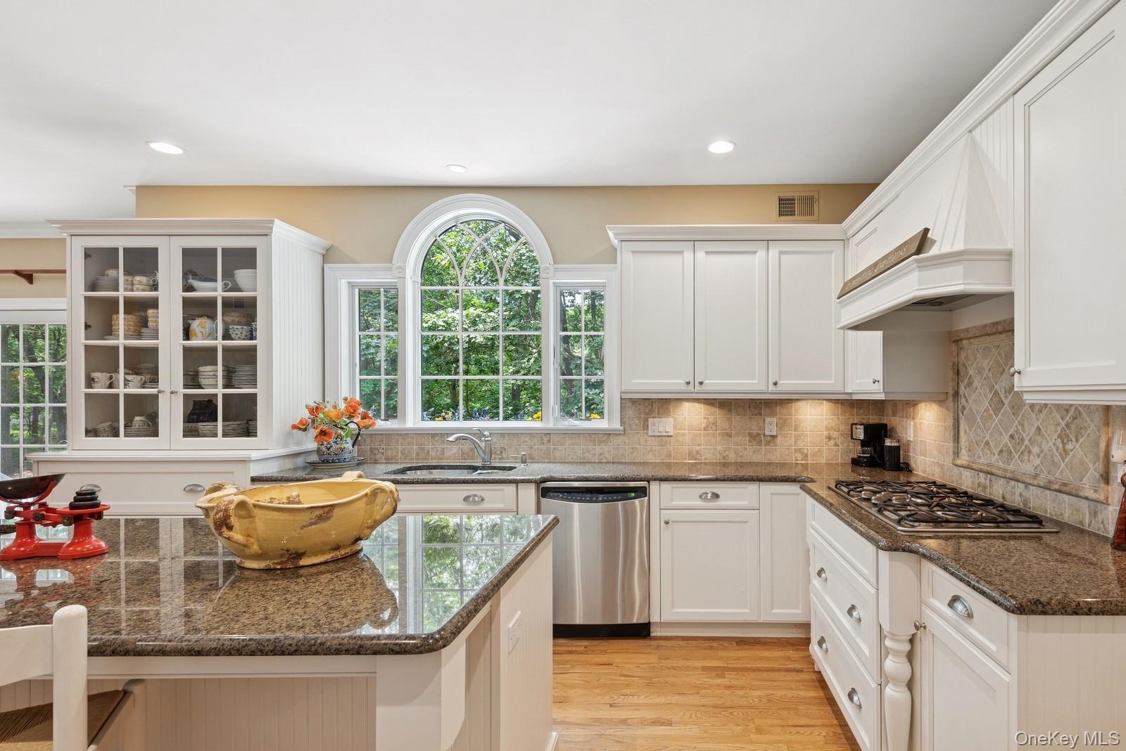 7 Highwood Road, Setauket, NY 11733