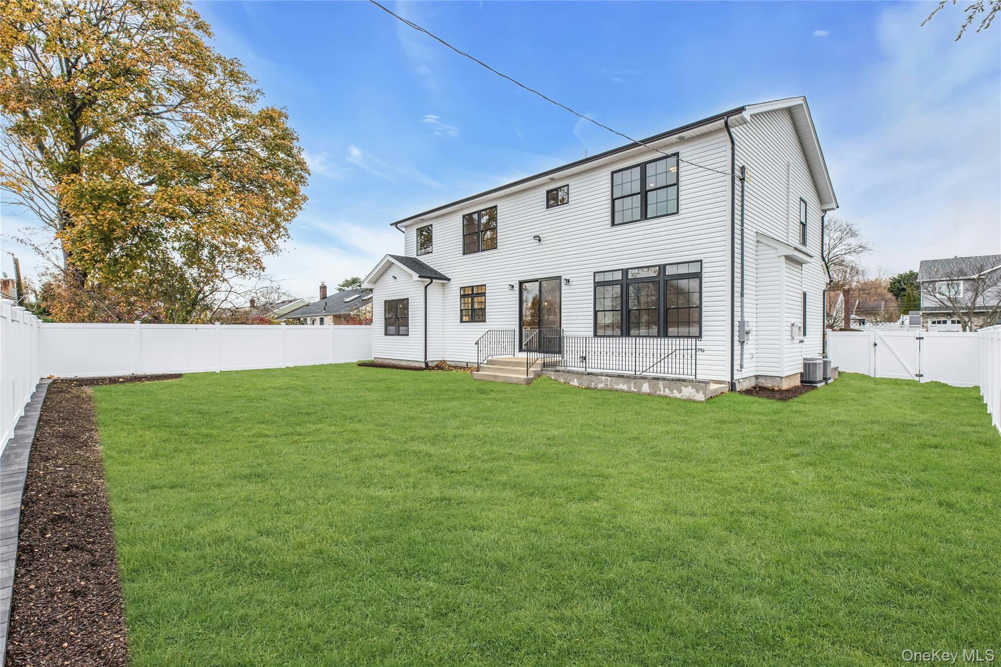 7 Sheridan Street, Old Bethpage, NY 11804