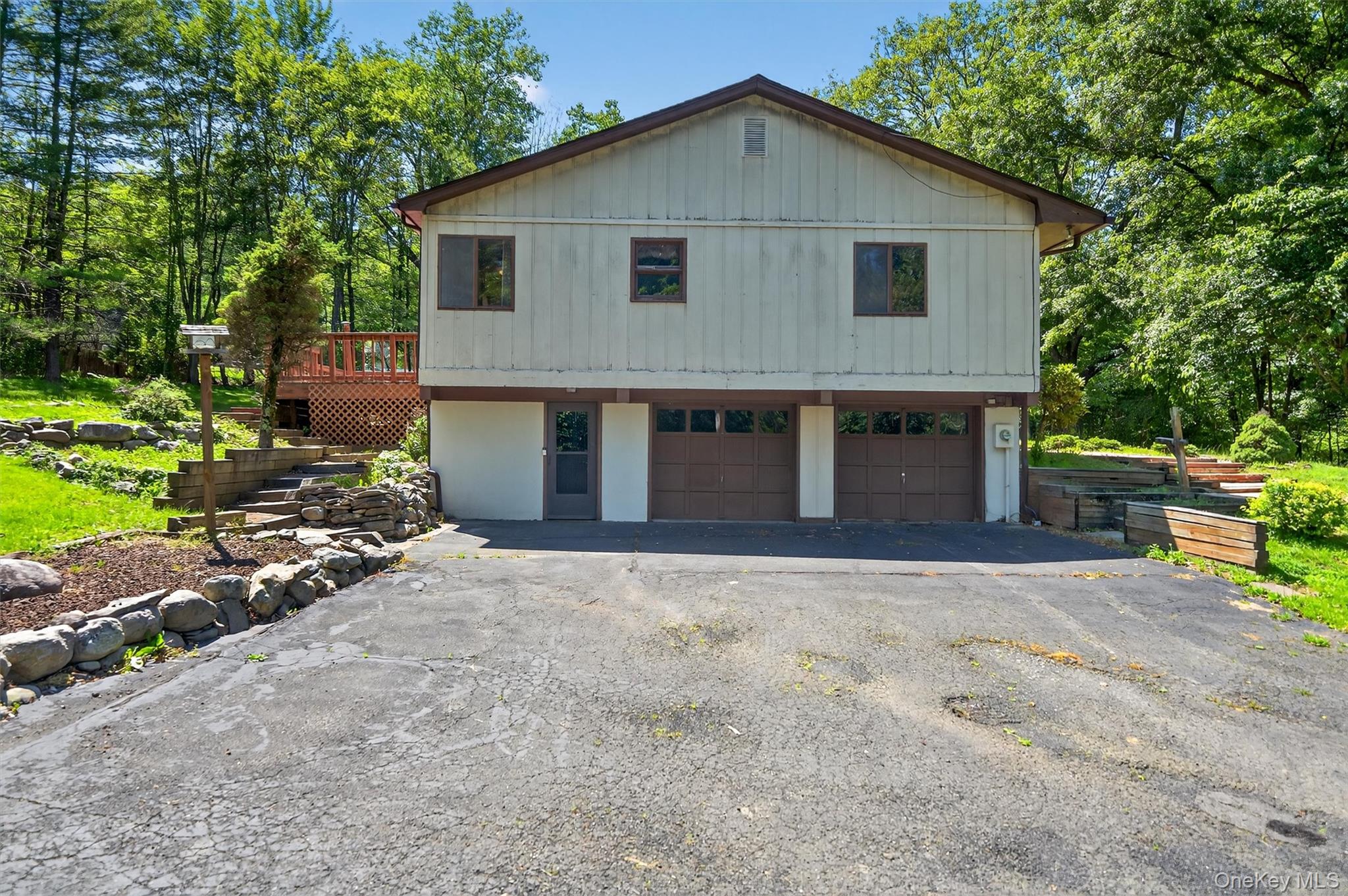 351 Ski Run Road, Bloomingburg, NY 12721