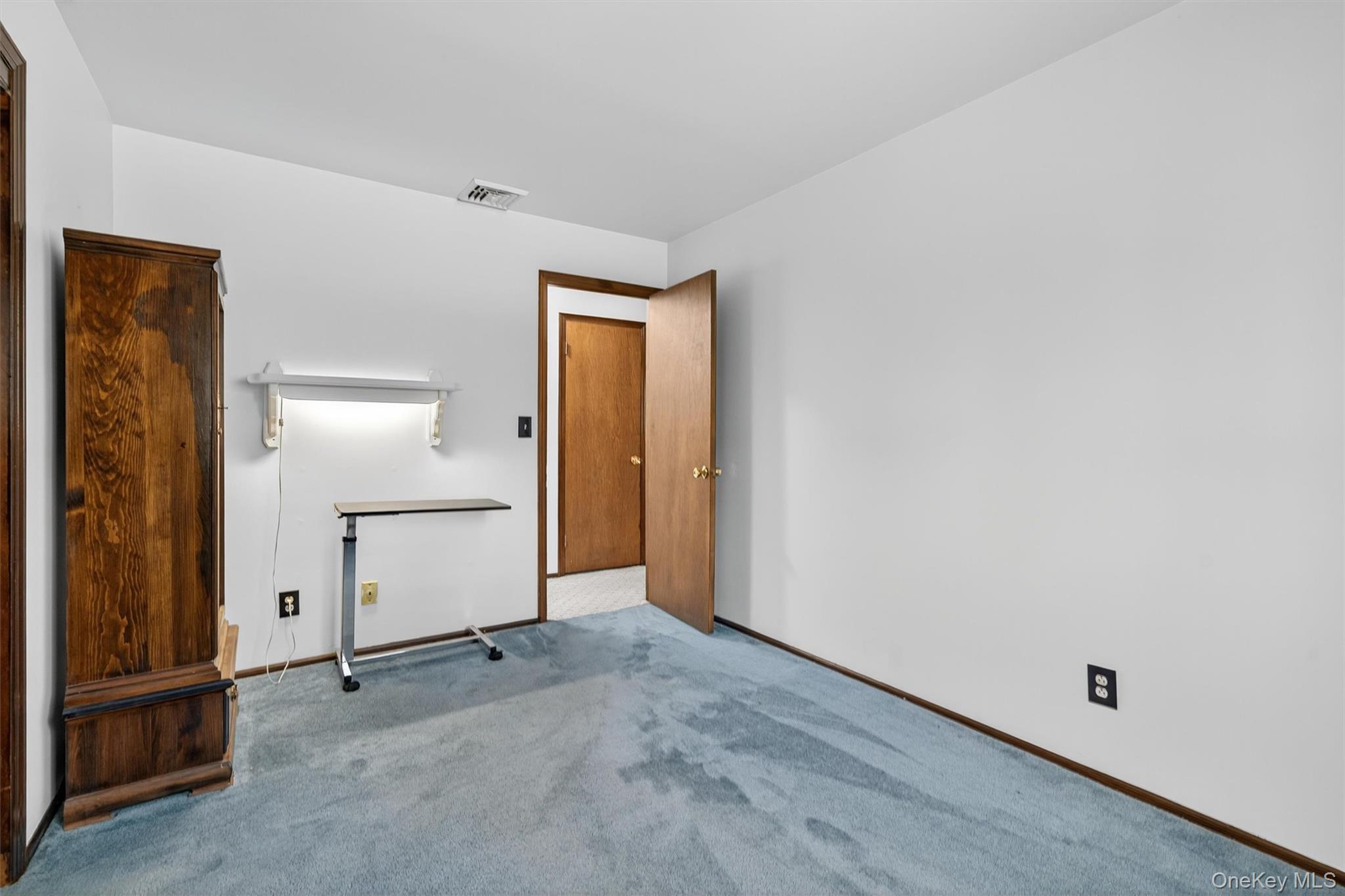 351 Ski Run Road, Bloomingburg, NY 12721