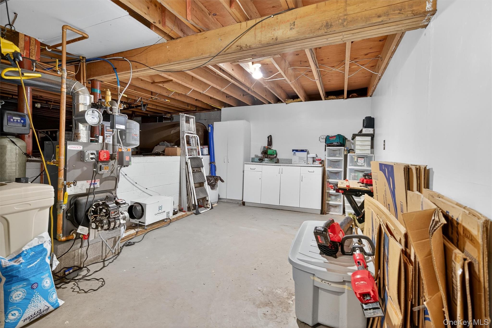 351 Ski Run Road, Bloomingburg, NY 12721