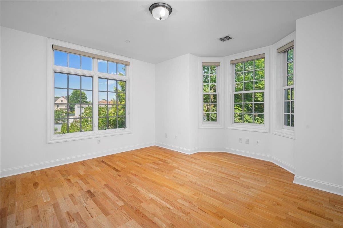 55 1st Street # 207, Pelham, NY 10803