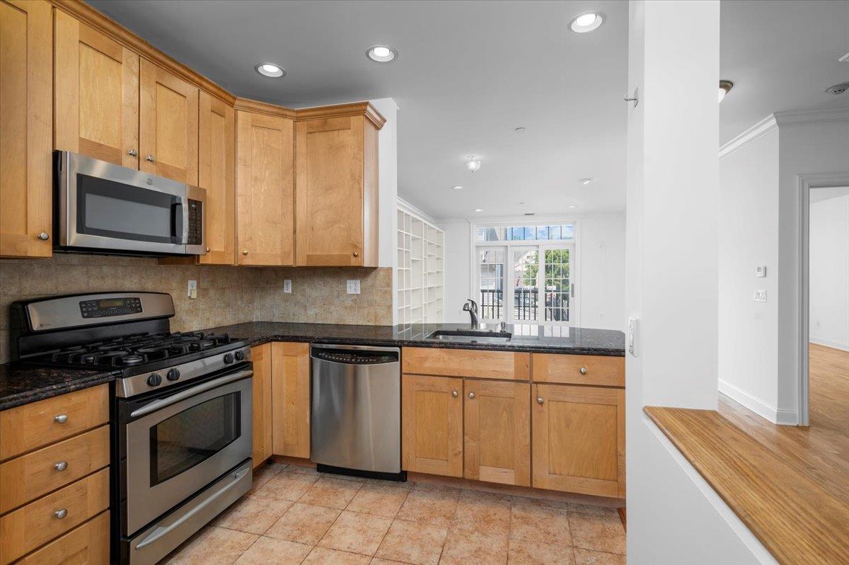 55 1st Street # 207, Pelham, NY 10803