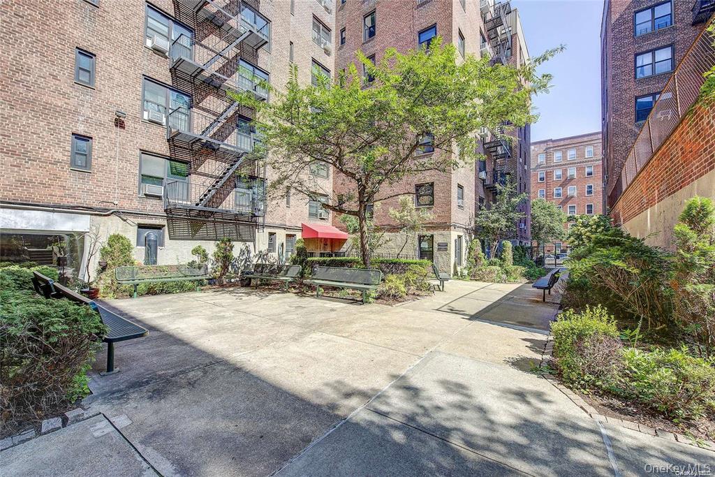 63-84 Saunders Street # 2G, Rego Park, NY 11374