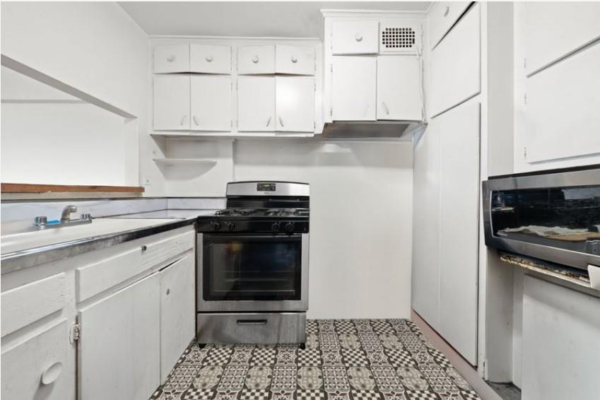 94-11 59th Avenue # E21, Elmhurst, NY 11373