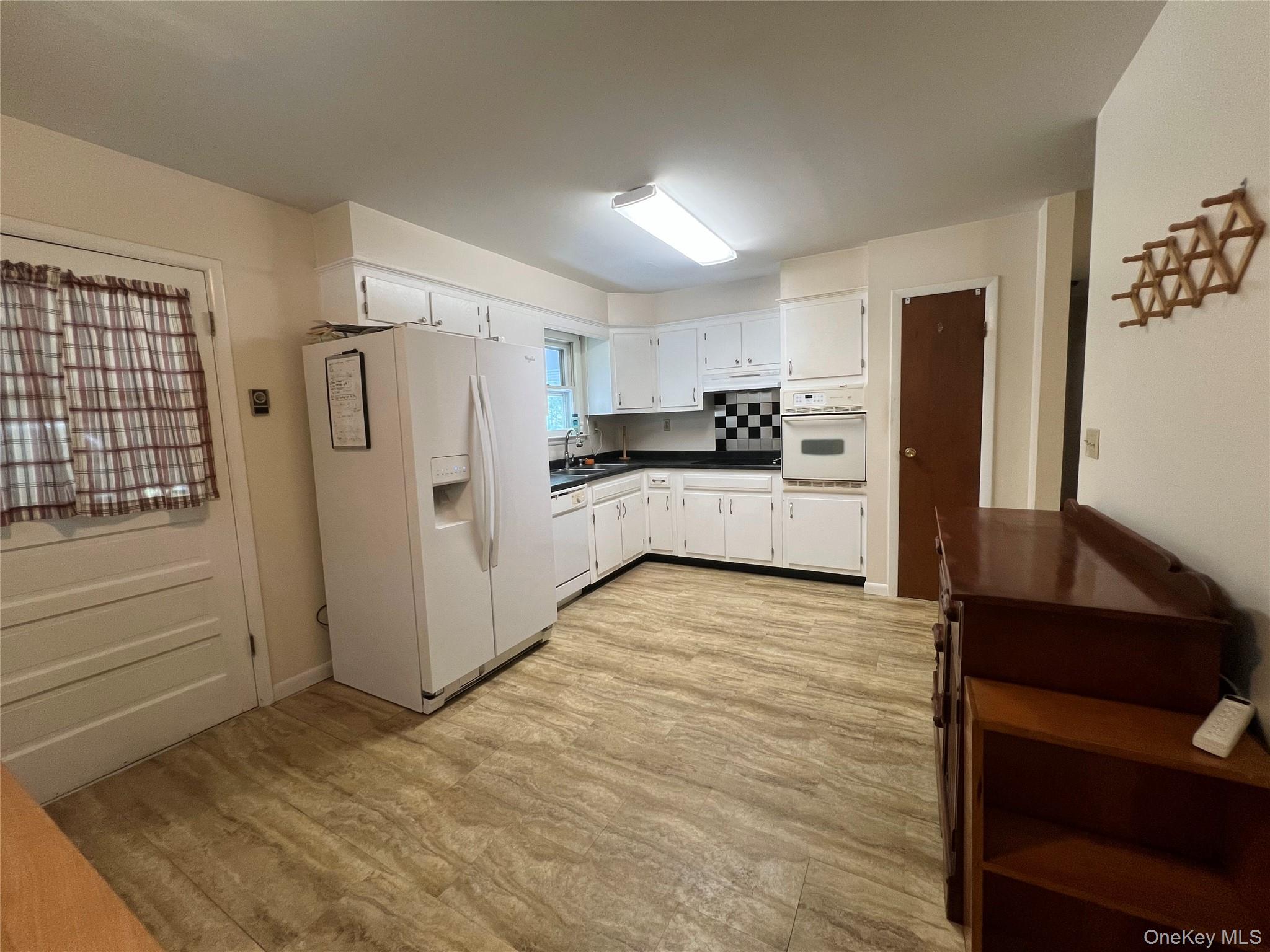 39 Hilltop Lane, Narrowsburg, NY 12764