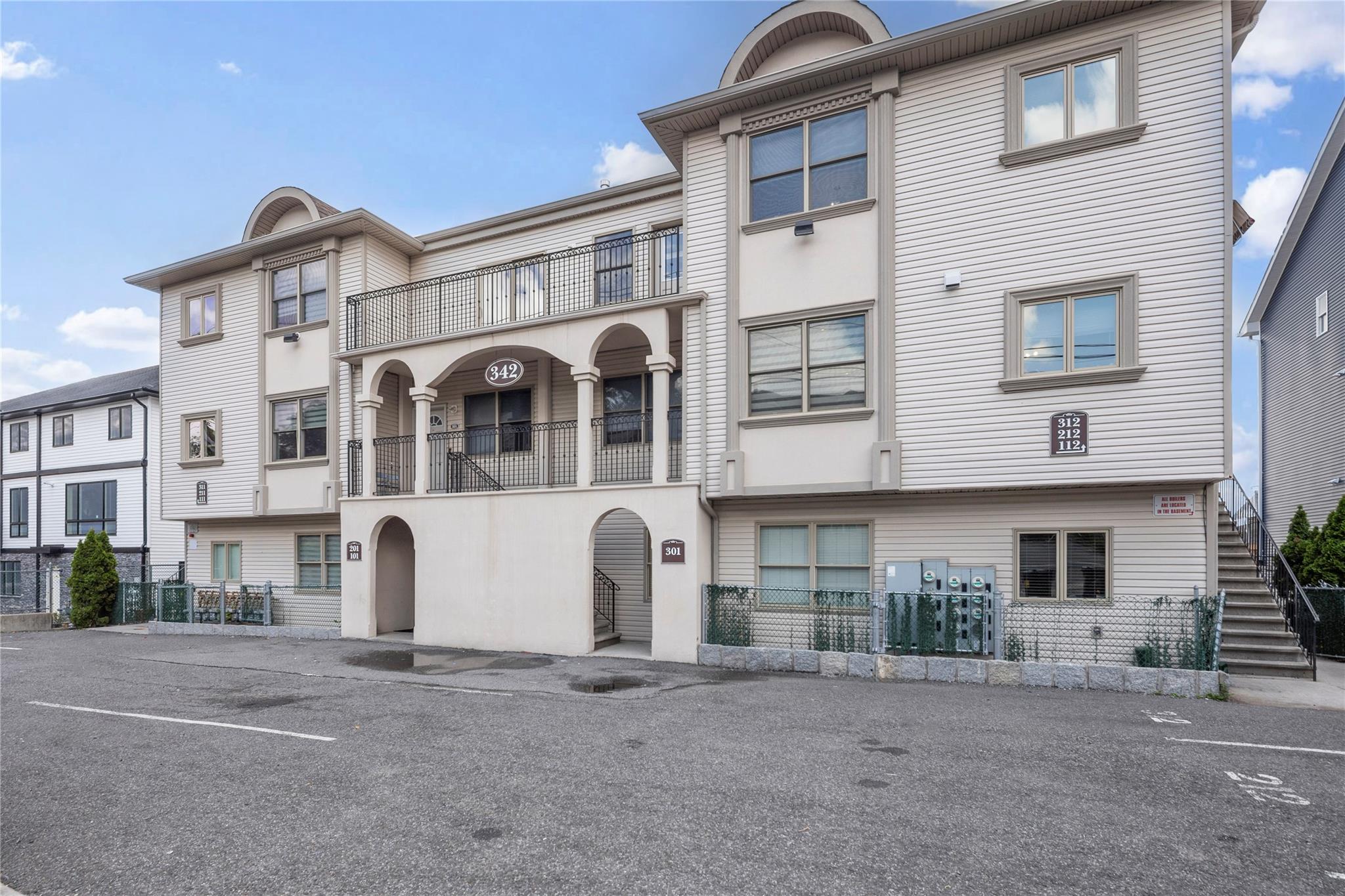 342 Blauvelt Road, Monsey, NY 10952