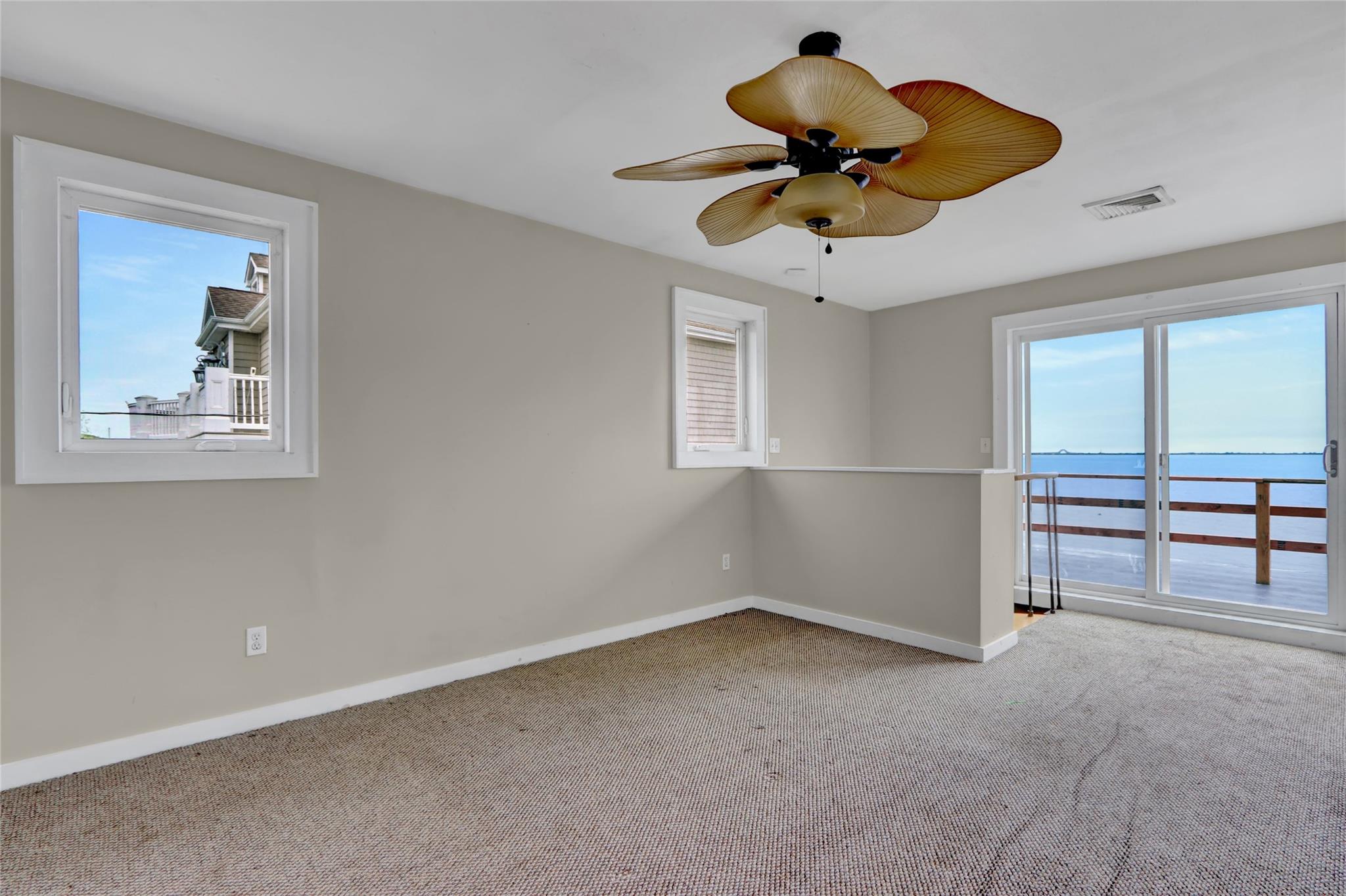 894 Bay 9th Street, West Islip, NY 11795