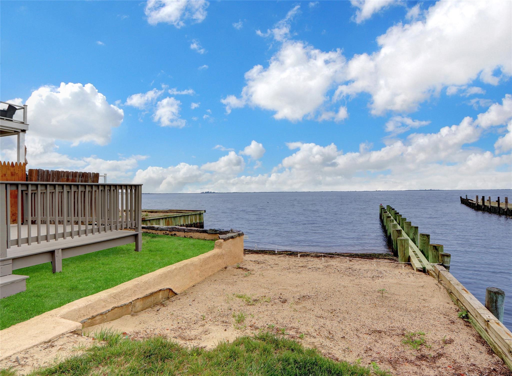 894 Bay 9th Street, West Islip, NY 11795