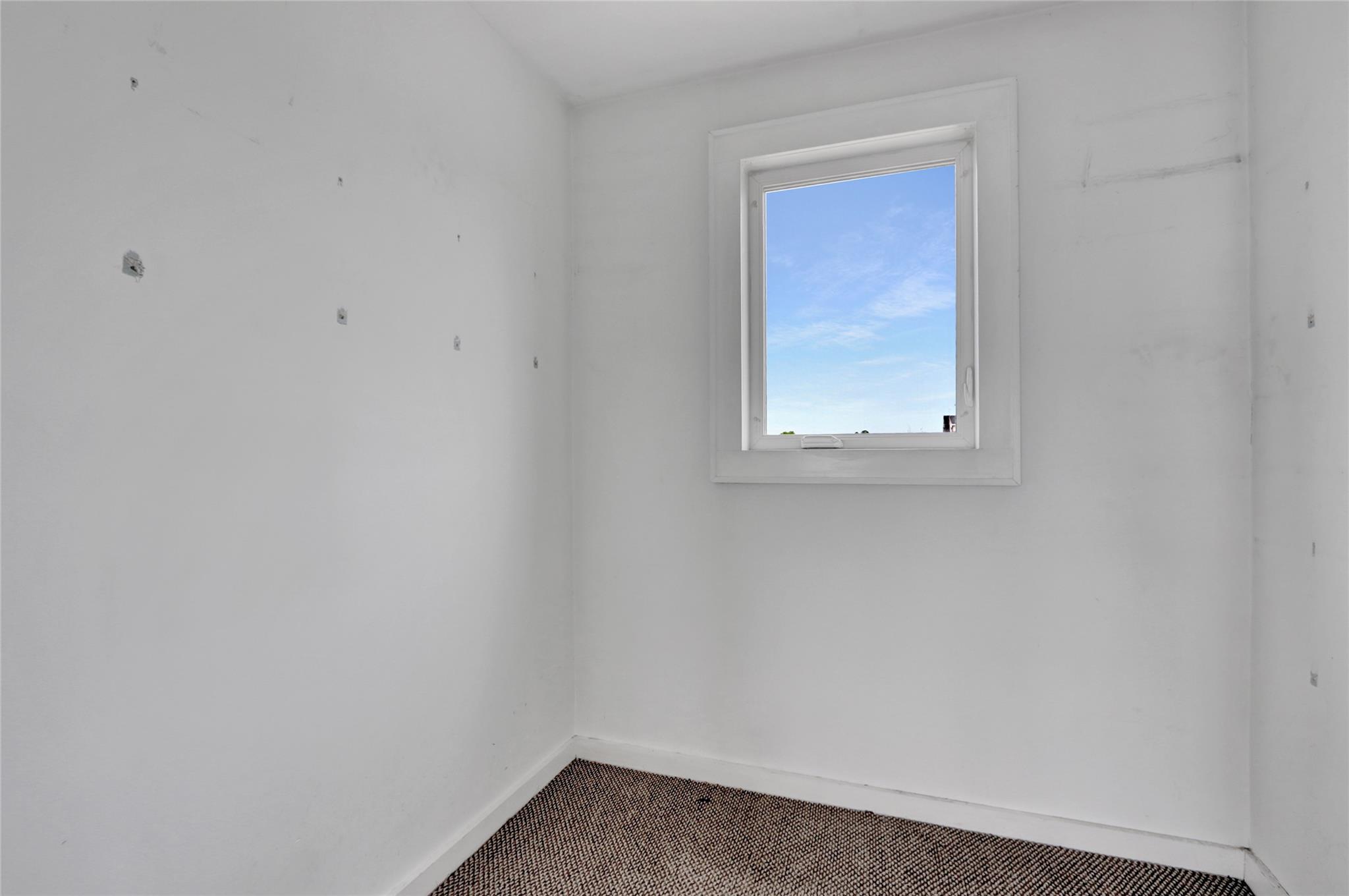 894 Bay 9th Street, West Islip, NY 11795