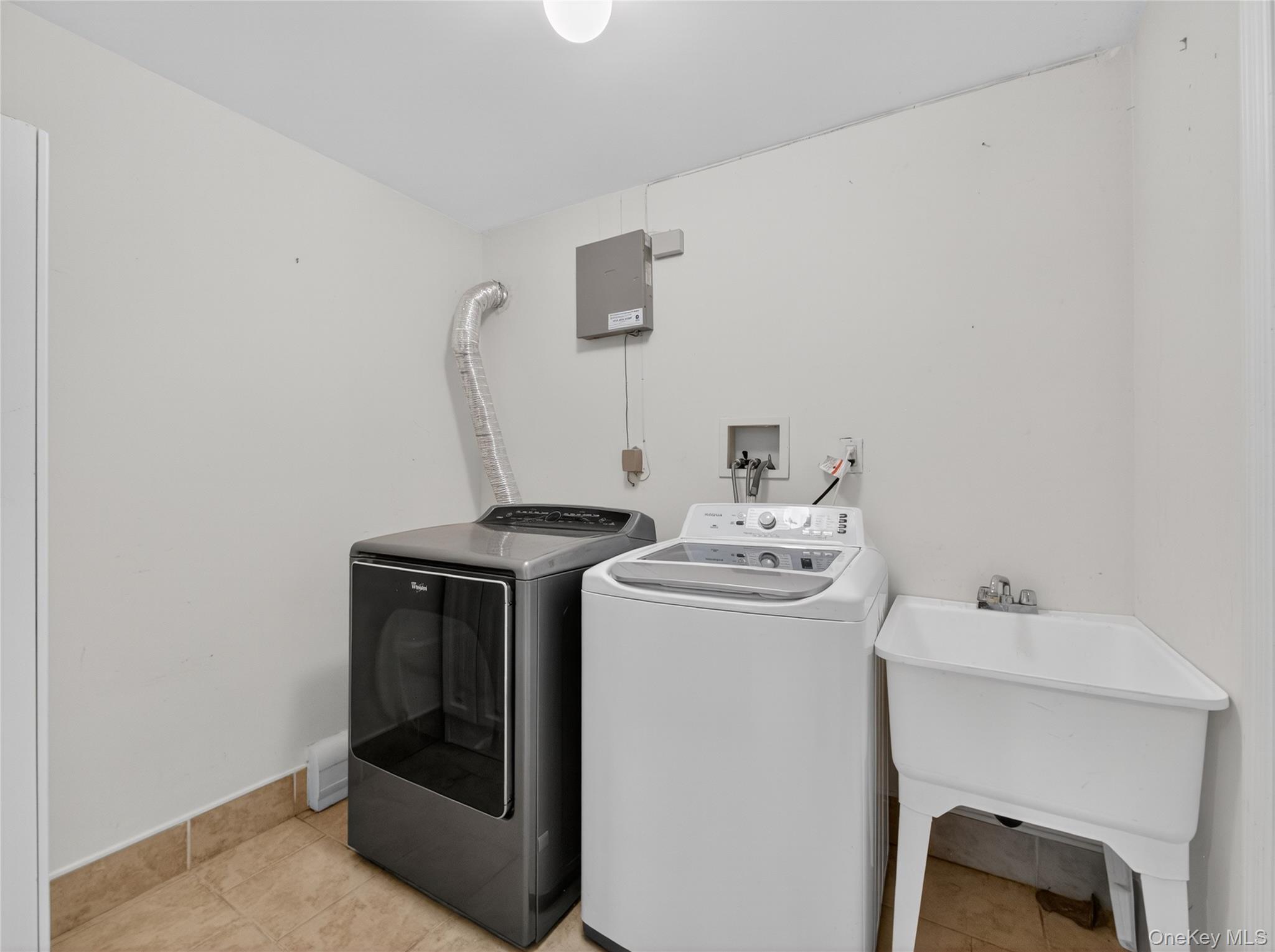 516 Oak Tree Road, Palisades, NY 10964