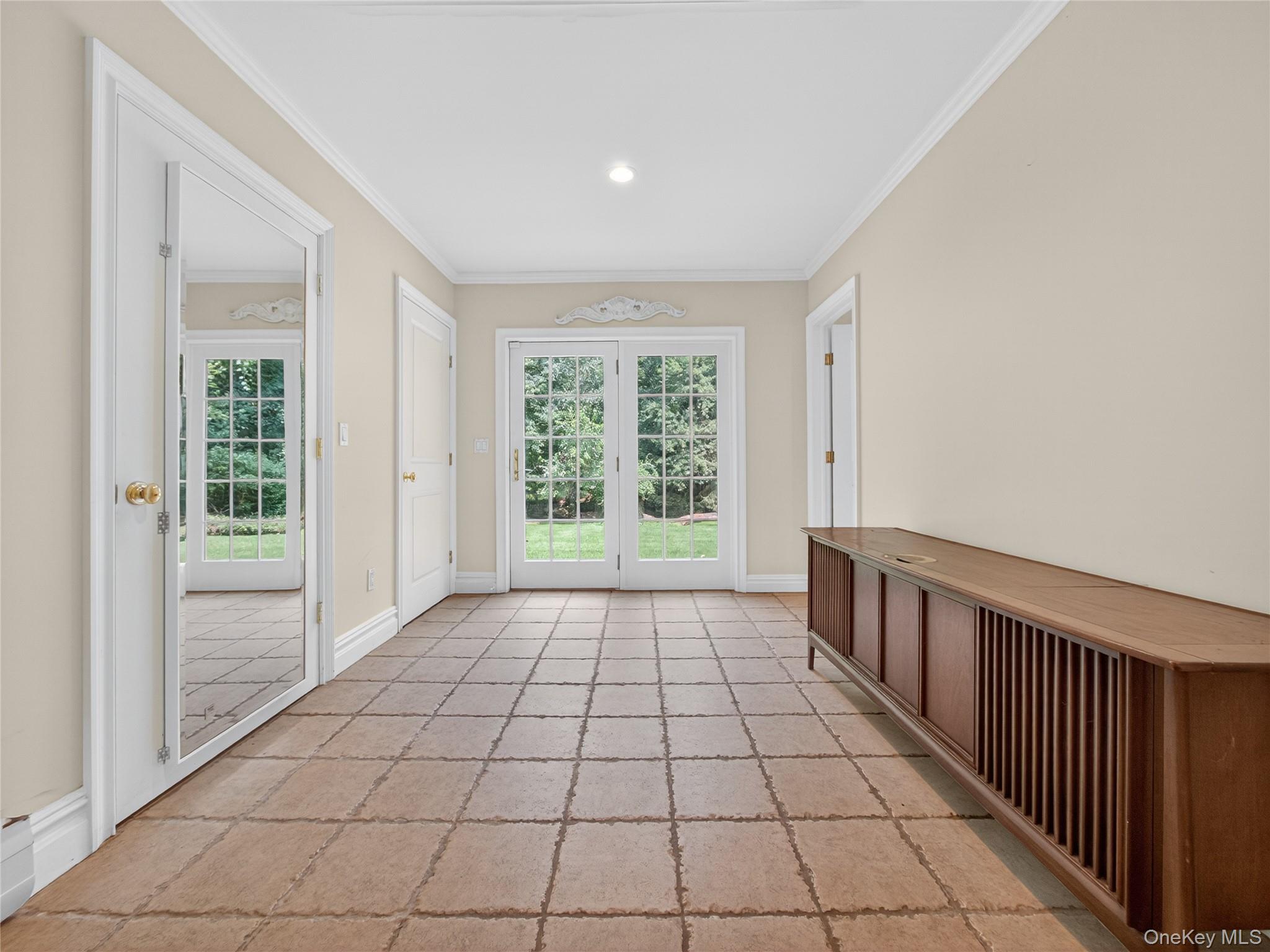 516 Oak Tree Road, Palisades, NY 10964