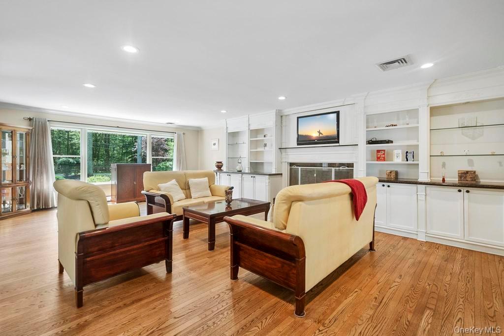 15 Stillwood Road, Brookhaven, NY 11719