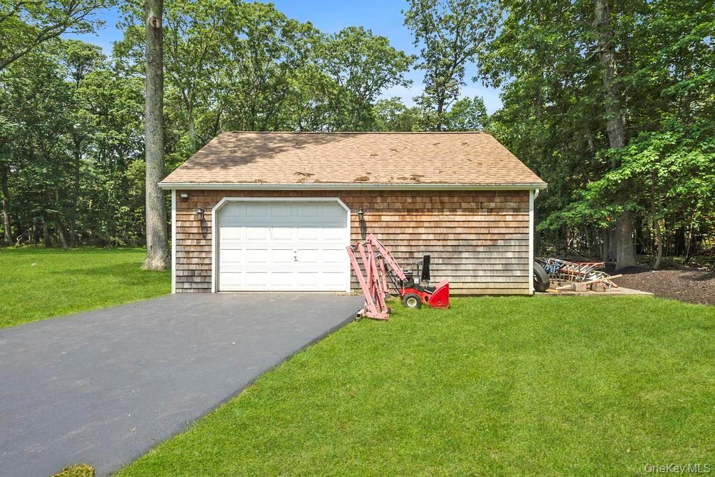 15 Stillwood Road, Brookhaven, NY 11719