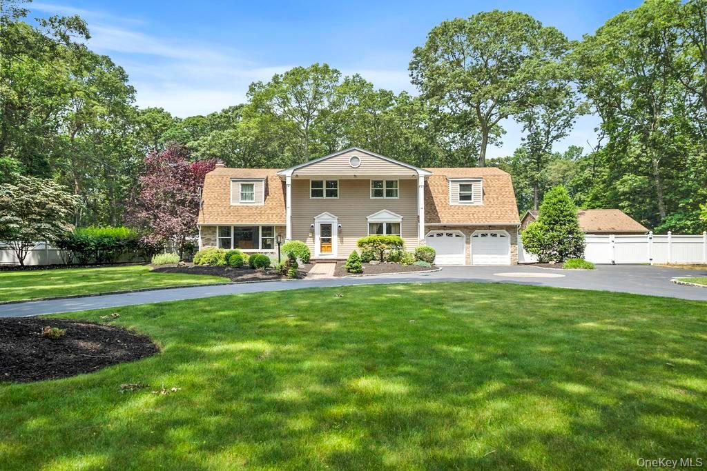 15 Stillwood Road, Brookhaven, NY 11719