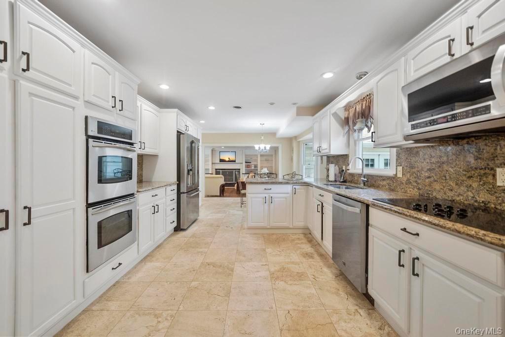 15 Stillwood Road, Brookhaven, NY 11719