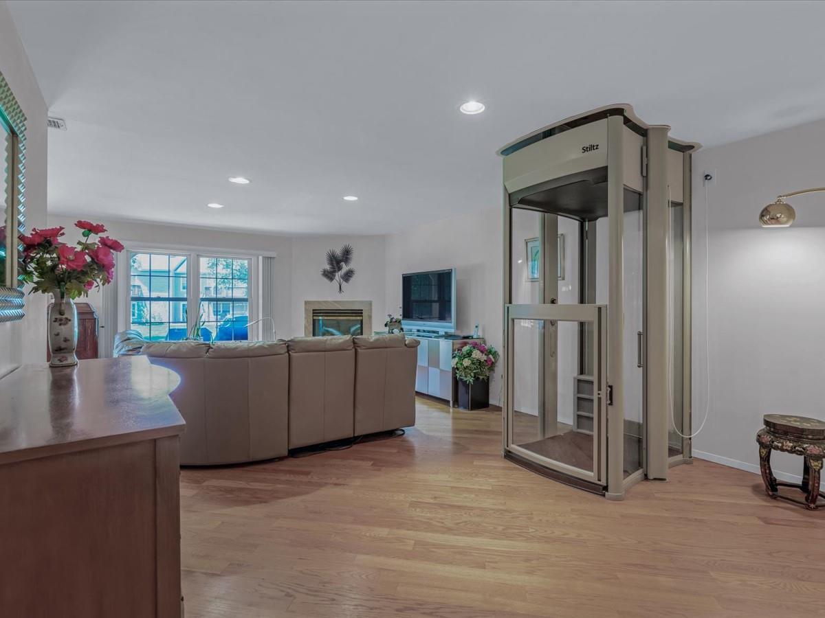 55 Lakebridge Drive S, Kings Park, NY 11754