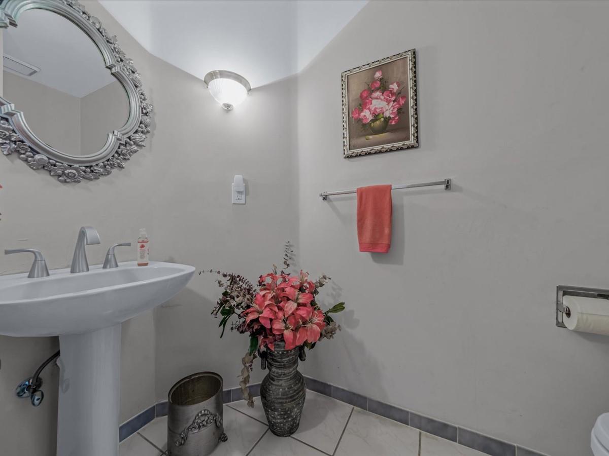 55 Lakebridge Drive S, Kings Park, NY 11754