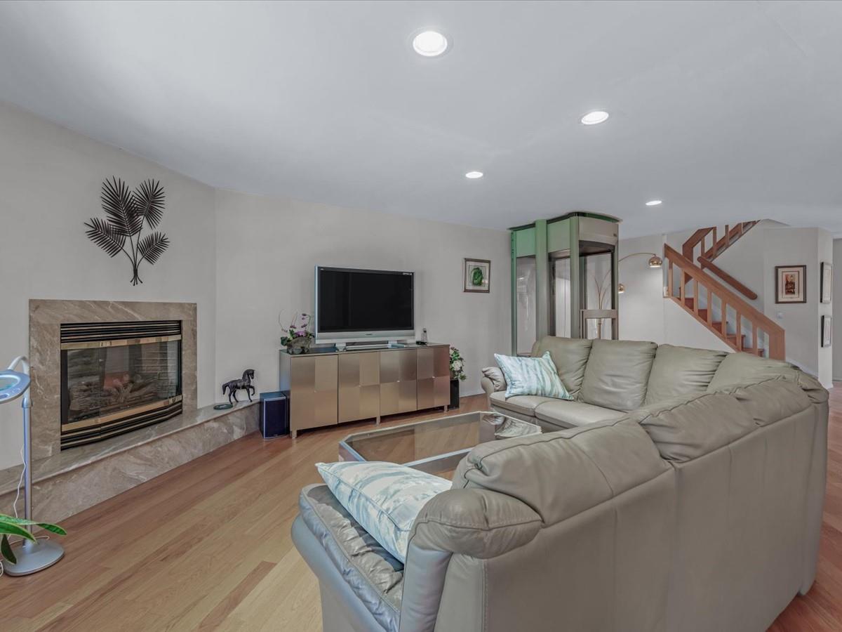 55 Lakebridge Drive S, Kings Park, NY 11754