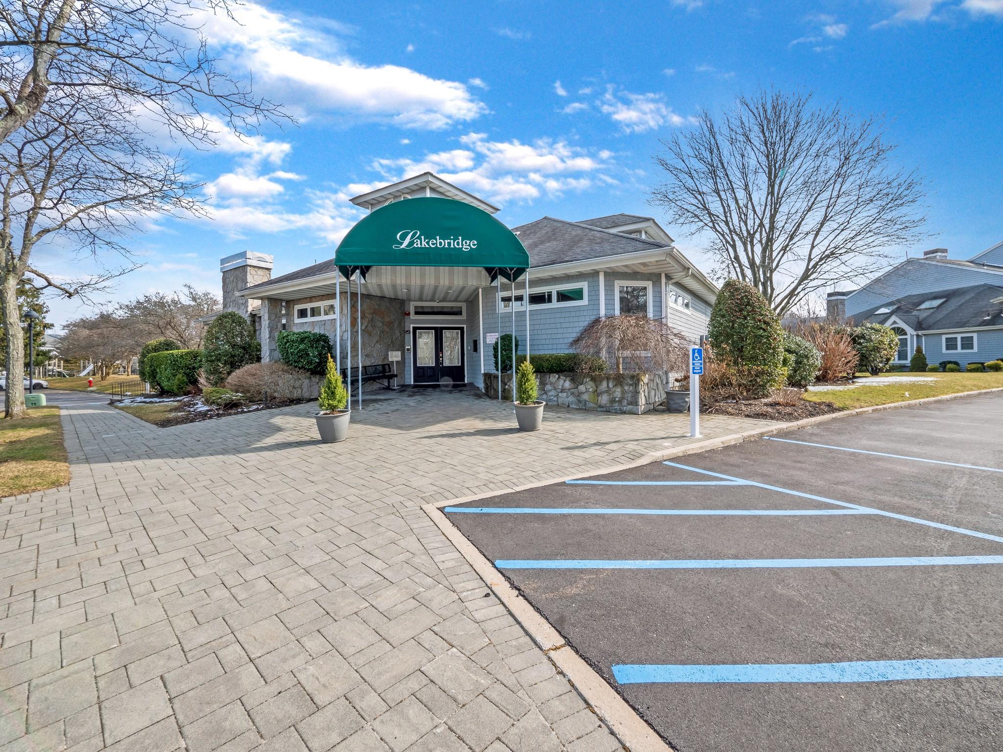 55 Lakebridge Drive S, Kings Park, NY 11754