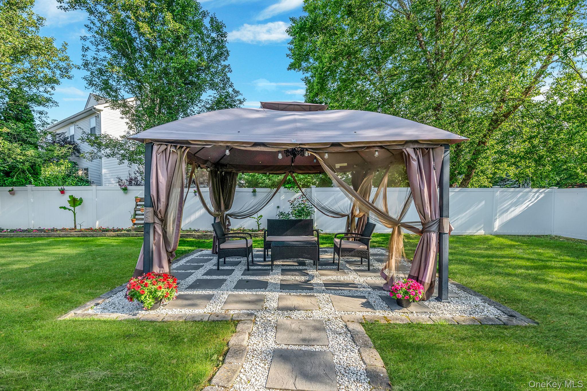 18 Cayla Lane, Port Jefferson Station, NY 11776