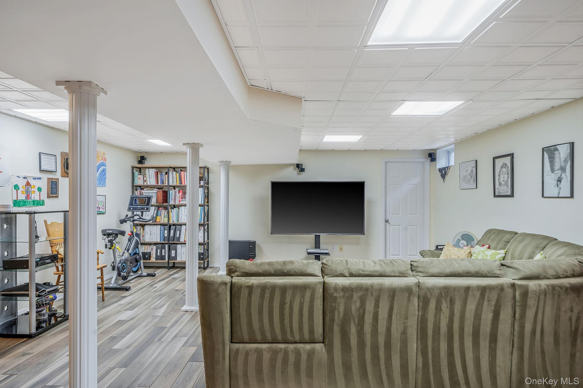 18 Cayla Lane, Port Jefferson Station, NY 11776