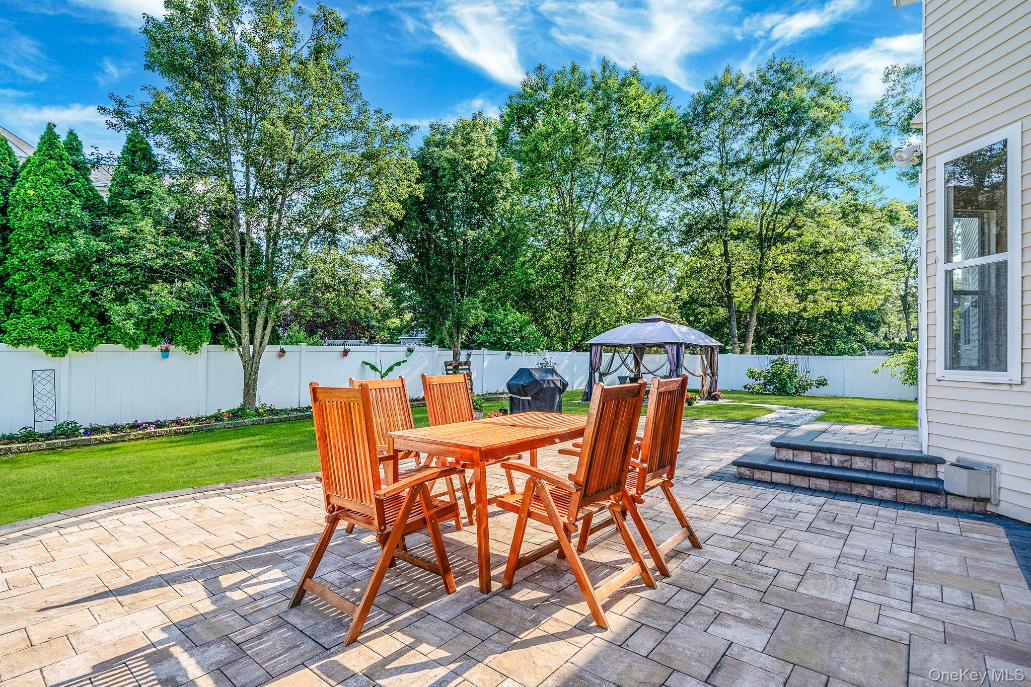 18 Cayla Lane, Port Jefferson Station, NY 11776