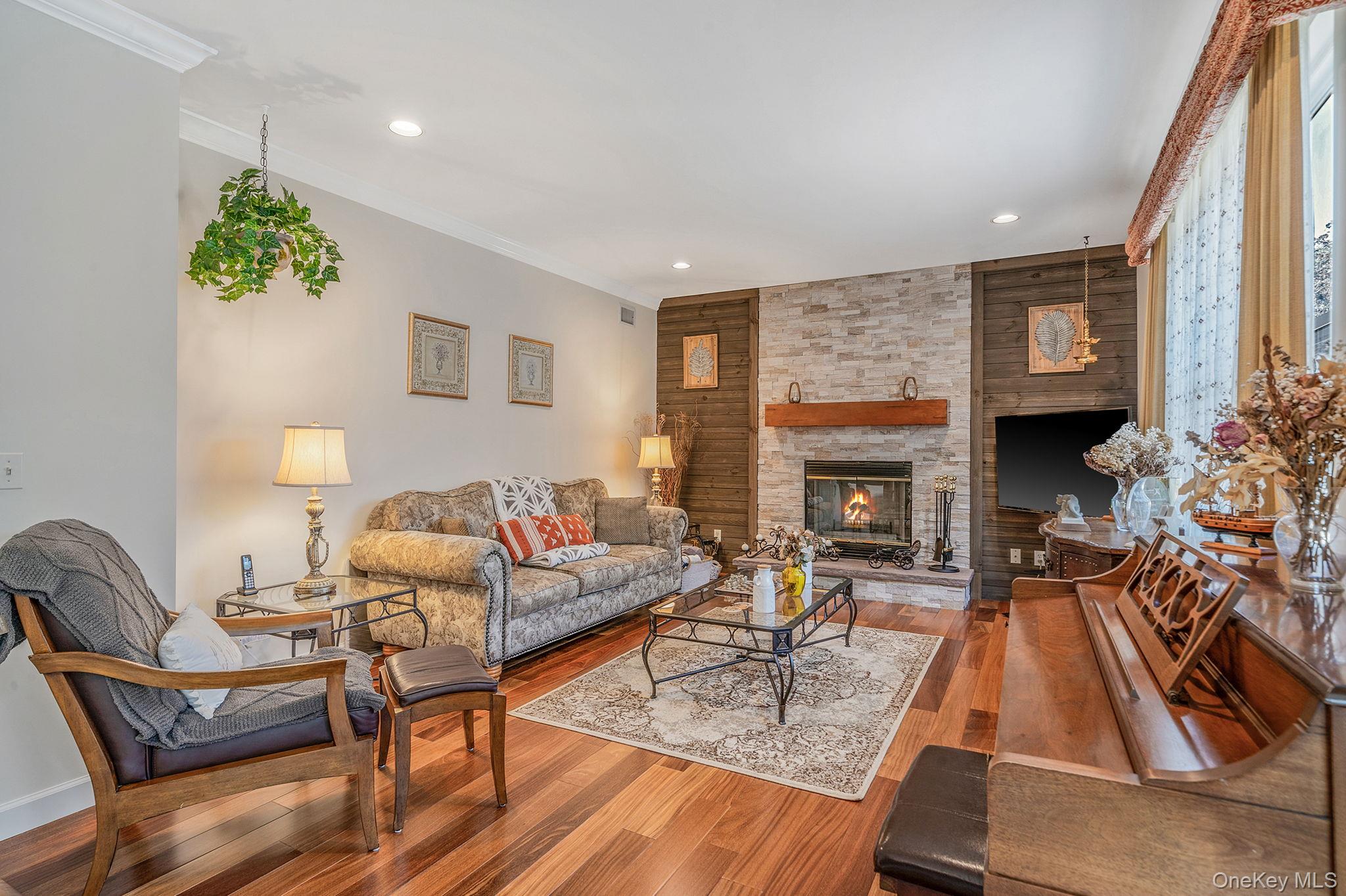 18 Cayla Lane, Port Jefferson Station, NY 11776